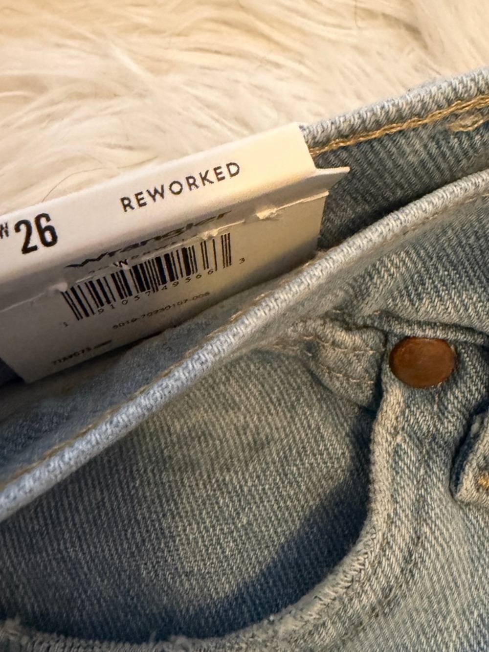 Wrangler Reworked shorts size 26 - Picture 3 of 5
